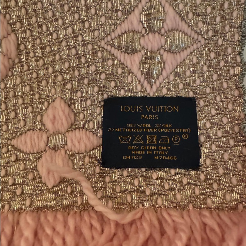 Louis Vuitton Pink and Gold Monogram Scarf - Picture 2 of 5